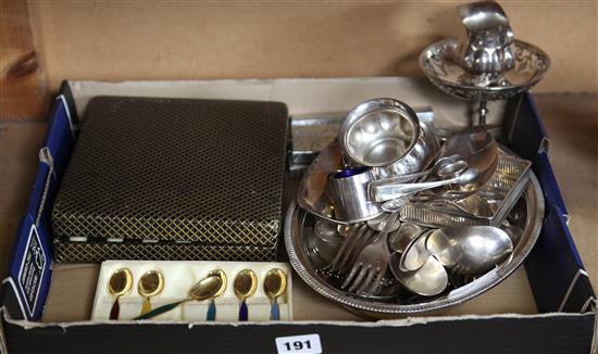Mixed cutlery & plate